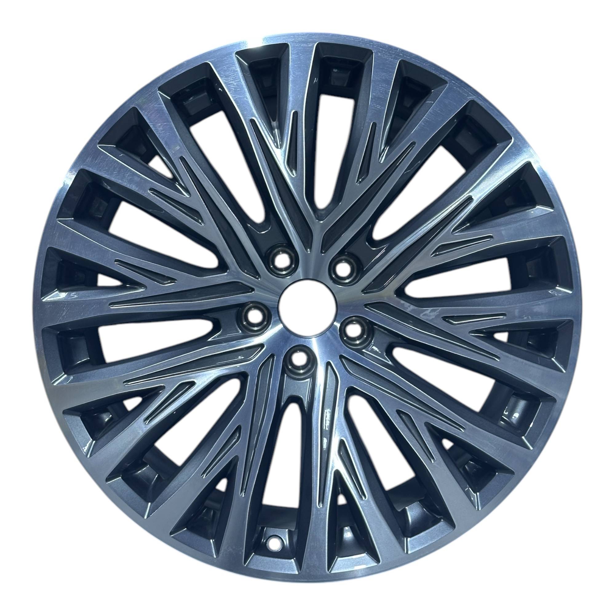 Audi A8 - Image 2